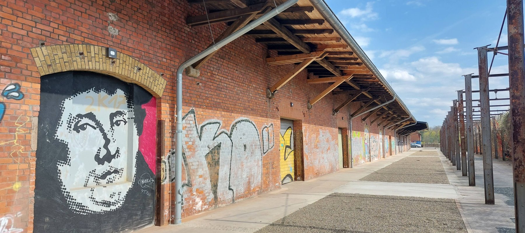 Kleine Pakethalle